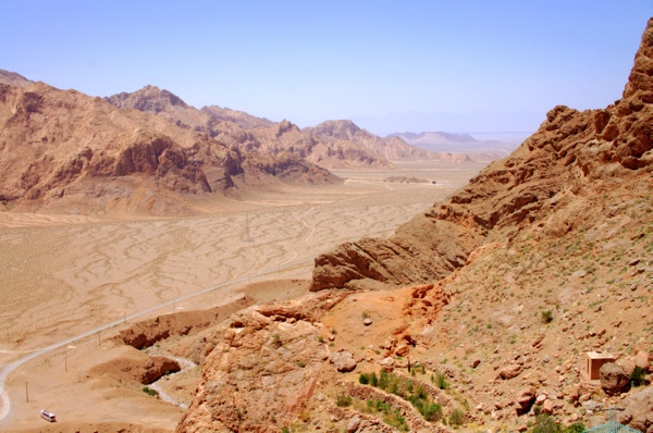 View width=600